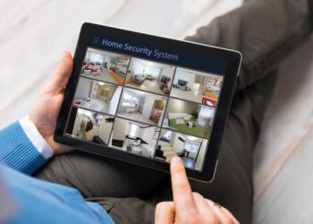 The Ultimate Guide to Home Security Systems: Expert Reviews and Tips