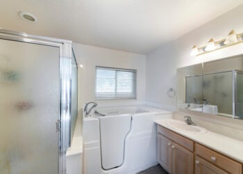 The Ultimate Guide to Walk-In Tubs: Features, Benefits, and Top Picks